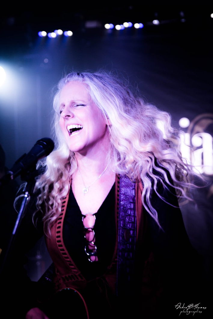 Liane Edwards Live
